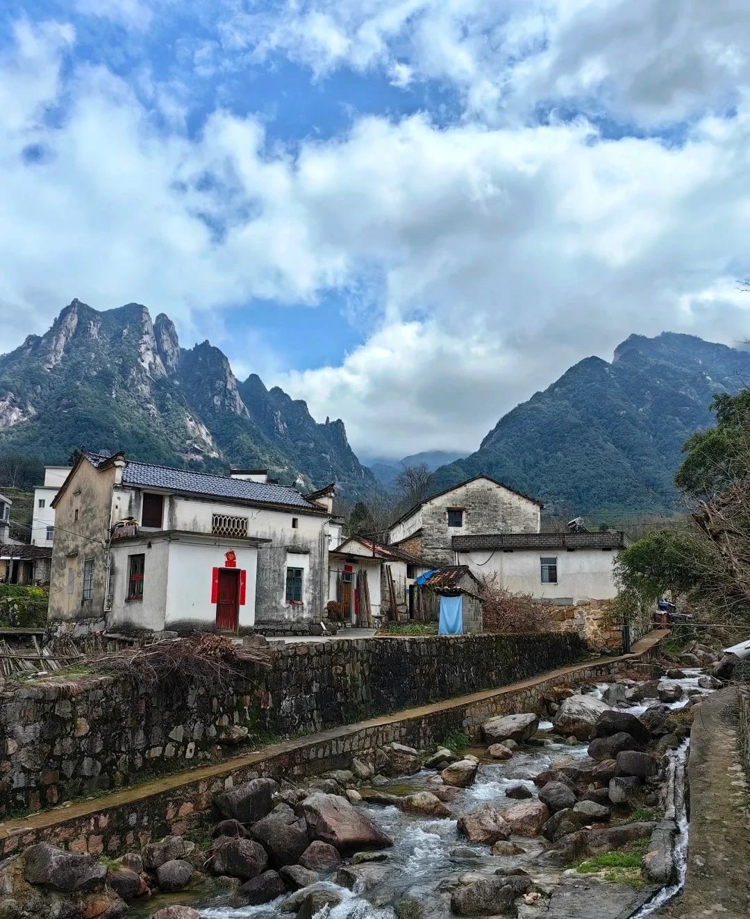 Ancient Village Very Suitable for Retirement - Songmuling Village